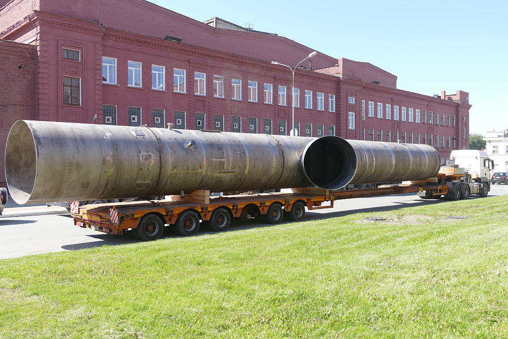 АО «Уралхиммаш» изготовил скруббер  для Омского НПЗ (ПАО «Газпром нефть»)